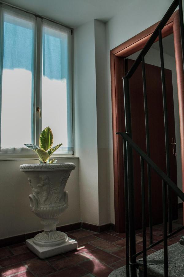 Da Laura Bed & Breakfast Брунате Екстериор снимка